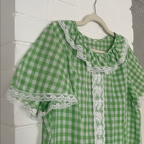 Vintage Green Gingham Dress with Lace Trim - Picture 3 of 4